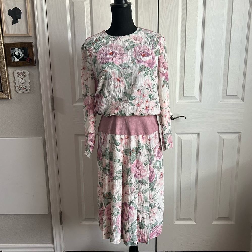 Vintage | Union Made | white & pink floral golden girls long sleeve midi dress